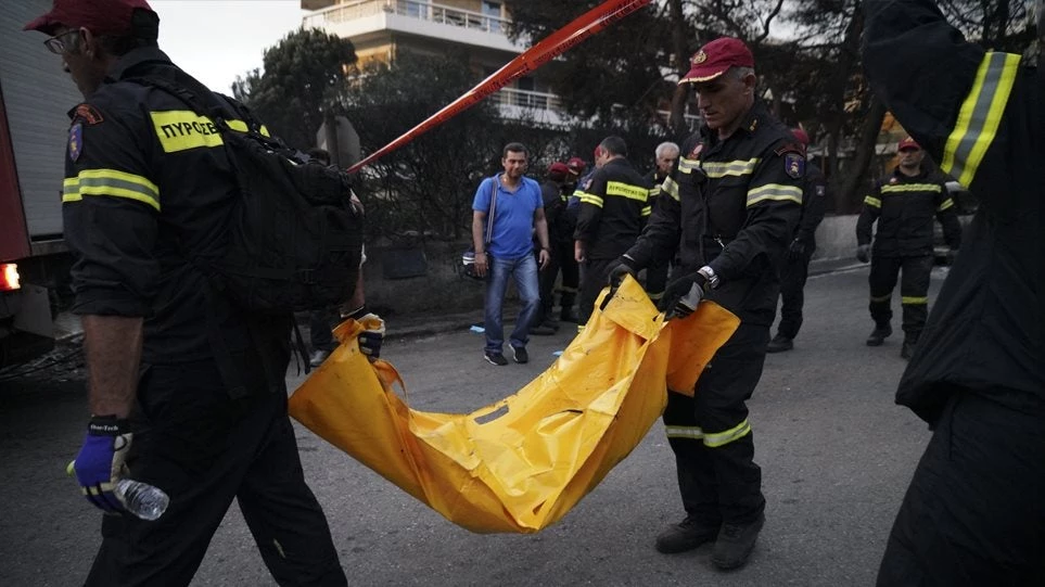 «Κανείς μας δεν θέλει να γίνει ήρωας- Καλό παράδεισο ψυχούλες»: Συγκλονίζει το μήνυμα πυροσβέστη που ρίχτηκε στη μάχη με τις φλόγες